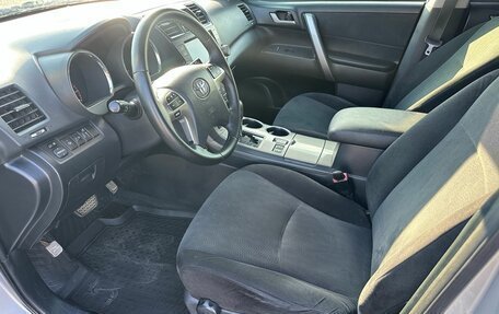Toyota Highlander III, 2013 год, 1 790 000 рублей, 18 фотография