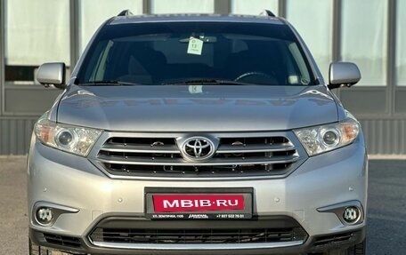 Toyota Highlander III, 2013 год, 1 790 000 рублей, 12 фотография