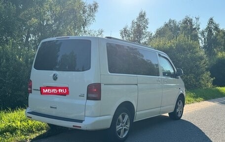 Volkswagen Caravelle T5, 2011 год, 2 200 000 рублей, 3 фотография