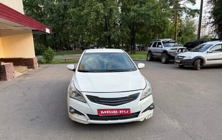 Hyundai Solaris II рестайлинг, 2015 год, 340 000 рублей, 1 фотография