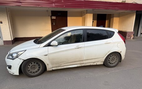 Hyundai Solaris II рестайлинг, 2015 год, 340 000 рублей, 3 фотография