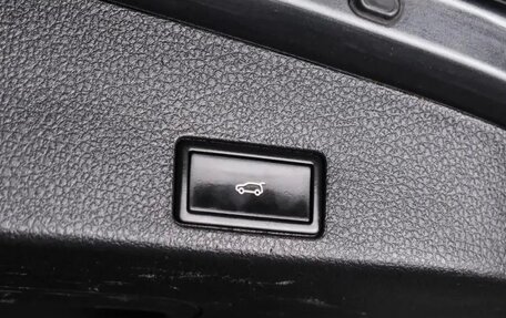 Volkswagen Touareg III, 2012 год, 2 250 000 рублей, 22 фотография