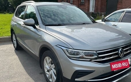 Volkswagen Tiguan II, 2021 год, 3 350 000 рублей, 3 фотография
