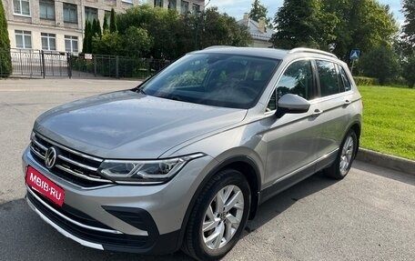 Volkswagen Tiguan II, 2021 год, 3 350 000 рублей, 2 фотография