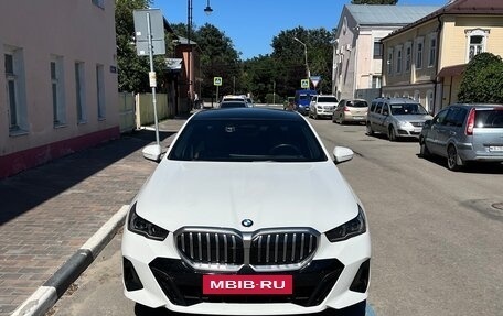 BMW 5 серия, 2023 год, 7 166 000 рублей, 2 фотография