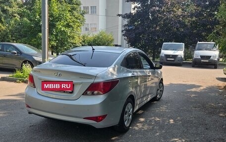 Hyundai Solaris II рестайлинг, 2015 год, 1 150 000 рублей, 2 фотография