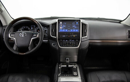 Toyota Land Cruiser 200, 2016 год, 6 590 000 рублей, 10 фотография