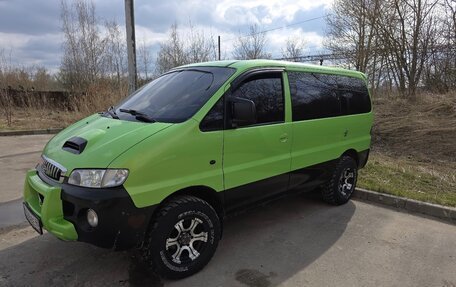 Hyundai H-1 II рестайлинг, 2000 год, 450 000 рублей, 2 фотография