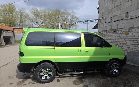 Hyundai H-1 II рестайлинг, 2000 год, 450 000 рублей, 8 фотография