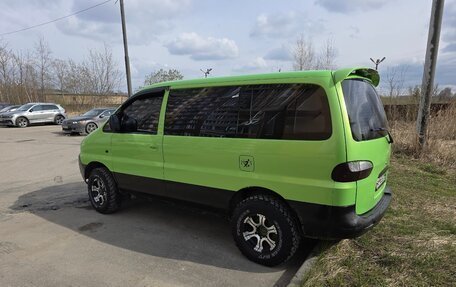 Hyundai H-1 II рестайлинг, 2000 год, 450 000 рублей, 3 фотография
