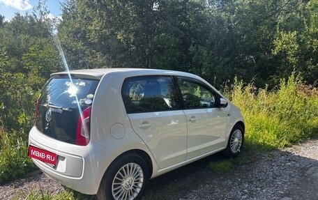 Volkswagen up! I рестайлинг, 2013 год, 695 000 рублей, 1 фотография