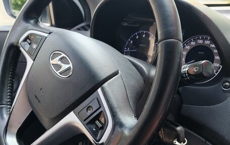 Hyundai Solaris II рестайлинг, 2011 год, 700 000 рублей, 8 фотография