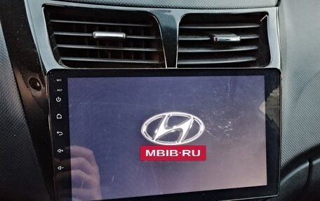 Hyundai Solaris II рестайлинг, 2011 год, 700 000 рублей, 20 фотография