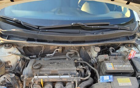 Hyundai Solaris II рестайлинг, 2011 год, 670 000 рублей, 10 фотография