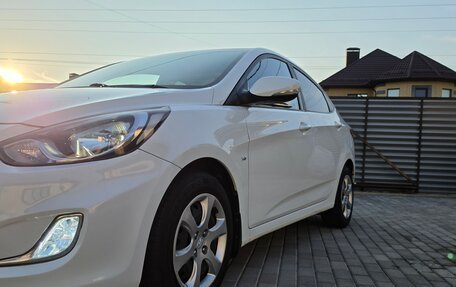 Hyundai Solaris II рестайлинг, 2011 год, 670 000 рублей, 13 фотография