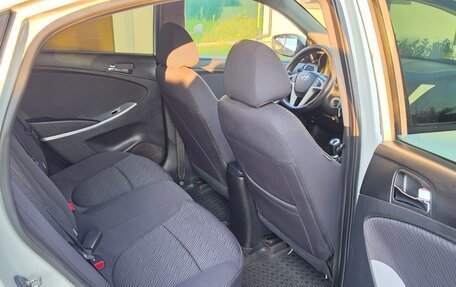 Hyundai Solaris II рестайлинг, 2011 год, 670 000 рублей, 8 фотография