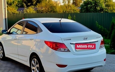 Hyundai Solaris II рестайлинг, 2011 год, 670 000 рублей, 4 фотография