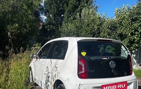 Volkswagen up! I рестайлинг, 2013 год, 695 000 рублей, 4 фотография