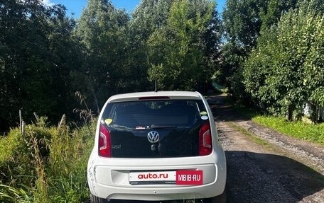 Volkswagen up! I рестайлинг, 2013 год, 695 000 рублей, 15 фотография