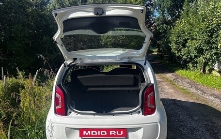 Volkswagen up! I рестайлинг, 2013 год, 695 000 рублей, 18 фотография