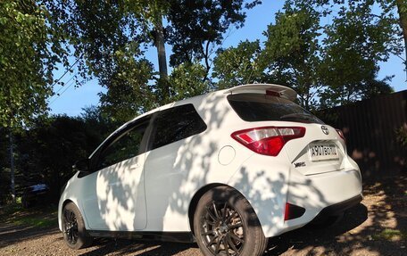 Toyota Yaris III рестайлинг, 2017 год, 1 520 000 рублей, 4 фотография