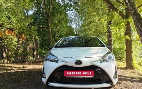 Toyota Yaris III рестайлинг, 2017 год, 1 520 000 рублей, 2 фотография