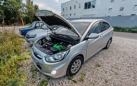 Hyundai Solaris II рестайлинг, 2011 год, 599 999 рублей, 1 фотография