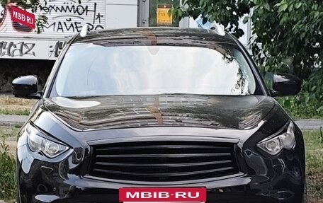 Infiniti QX70, 2015 год, 2 300 000 рублей, 3 фотография