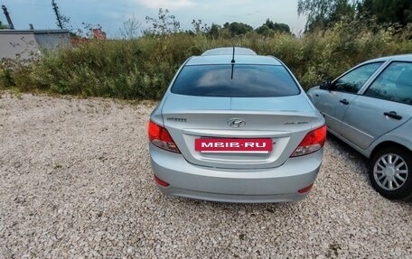 Hyundai Solaris II рестайлинг, 2011 год, 599 999 рублей, 4 фотография