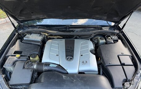 Lexus LS III, 2001 год, 1 300 000 рублей, 26 фотография
