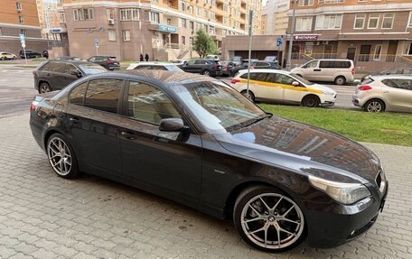 BMW 5 серия, 2005 год, 910 000 рублей, 4 фотография