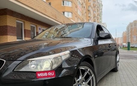 BMW 5 серия, 2005 год, 910 000 рублей, 8 фотография
