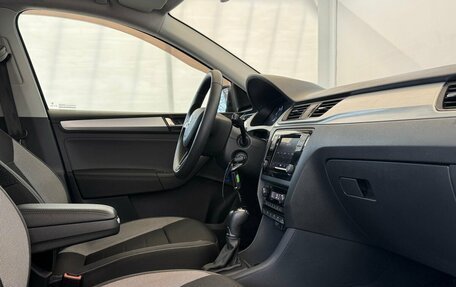 Skoda Rapid I, 2018 год, 1 600 000 рублей, 12 фотография