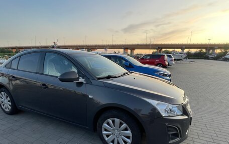Chevrolet Cruze II, 2013 год, 800 000 рублей, 2 фотография