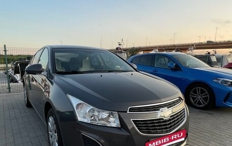 Chevrolet Cruze II, 2013 год, 800 000 рублей, 3 фотография