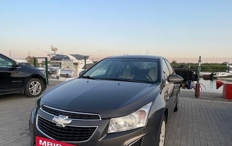 Chevrolet Cruze II, 2013 год, 800 000 рублей, 4 фотография