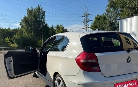 BMW 1 серия, 2009 год, 1 050 000 рублей, 24 фотография