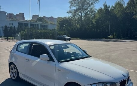 BMW 1 серия, 2009 год, 1 050 000 рублей, 26 фотография