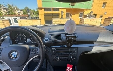 BMW 1 серия, 2009 год, 1 050 000 рублей, 28 фотография