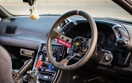 Nissan Skyline, 1992 год, 1 300 000 рублей, 13 фотография