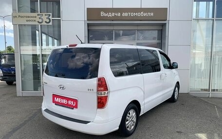 Hyundai H-1 II рестайлинг, 2015 год, 1 690 000 рублей, 5 фотография