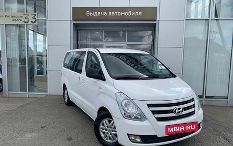 Hyundai H-1 II рестайлинг, 2015 год, 1 690 000 рублей, 3 фотография