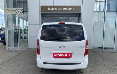 Hyundai H-1 II рестайлинг, 2015 год, 1 690 000 рублей, 6 фотография