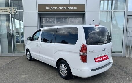 Hyundai H-1 II рестайлинг, 2015 год, 1 690 000 рублей, 7 фотография