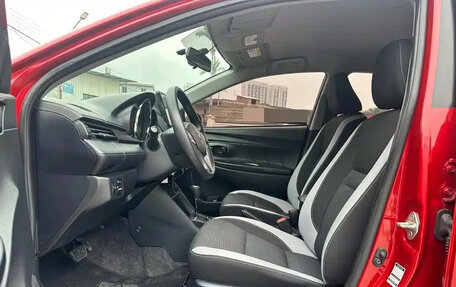 Toyota Yaris, 2022 год, 980 099 рублей, 7 фотография