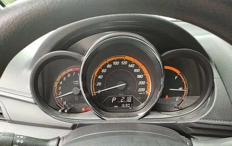 Toyota Yaris, 2022 год, 1 050 099 рублей, 8 фотография