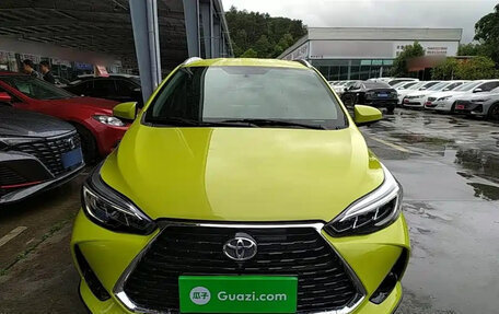 Toyota Yaris, 2022 год, 1 050 099 рублей, 2 фотография