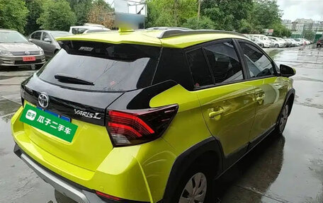Toyota Yaris, 2022 год, 1 050 099 рублей, 6 фотография