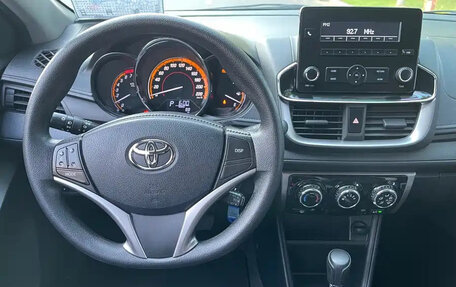 Toyota Yaris, 2022 год, 980 099 рублей, 9 фотография