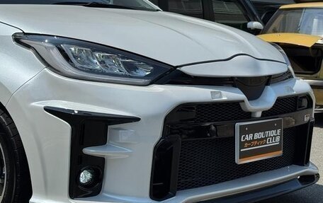 Toyota Yaris, 2023 год, 980 001 рублей, 9 фотография
